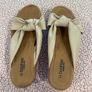 Boohoo Tan Women's Sandals with Bow Detail